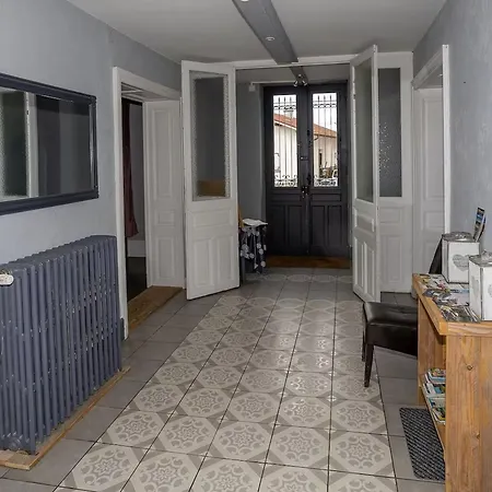 Maison De Maitre Pres De Gerardmer Avec Familiales - Fr-1-589-799