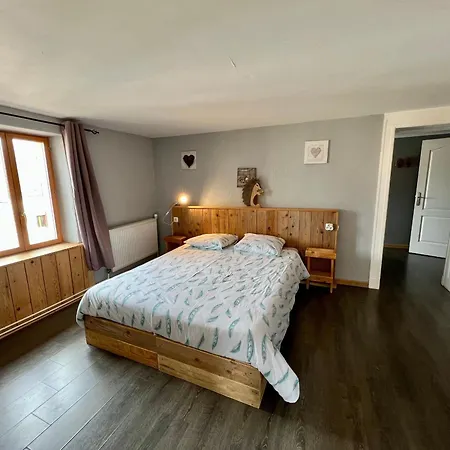 Maison De Maitre Pres De Gerardmer Avec Familiales - Fr-1-589-799